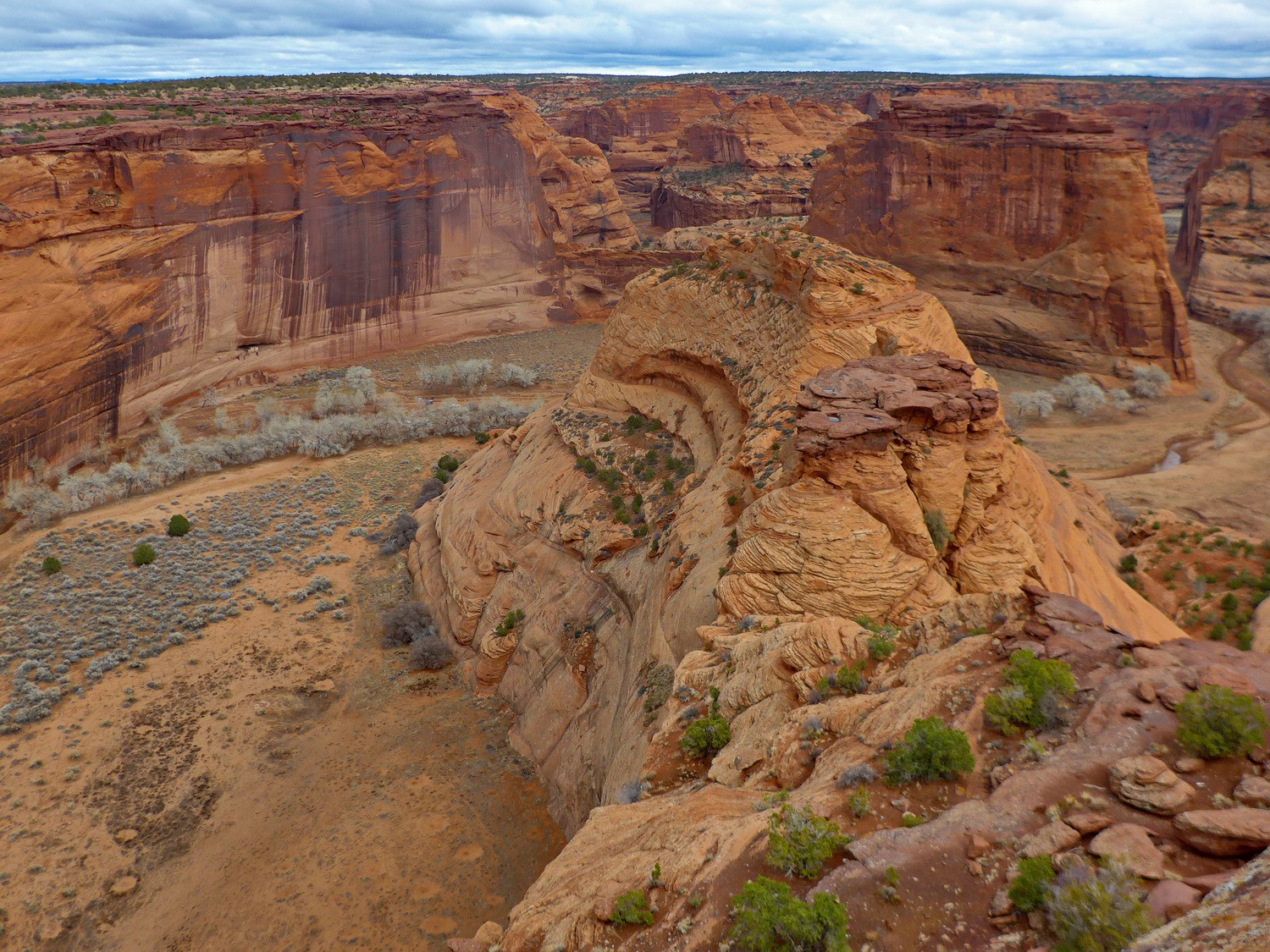 Eastern view into Canyon de Chelly seen from the White House Overlook